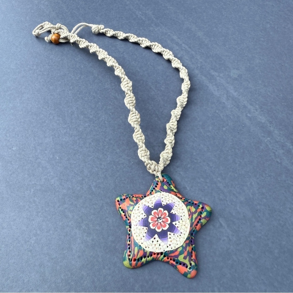 Colorful Star Pendant Necklace - Picture 3 of 16